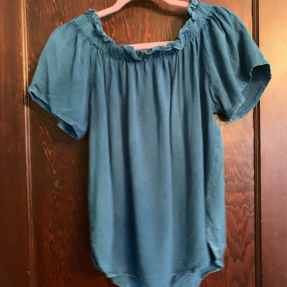 Off the shoulder feux Jean shirt